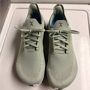 Men's Flux Adapt Runners in Sage Green